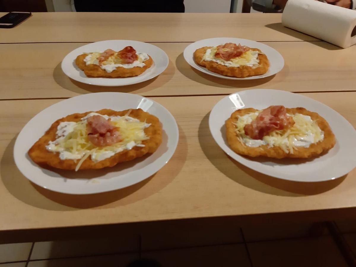 Budapest Garden Hostel Luaran gambar