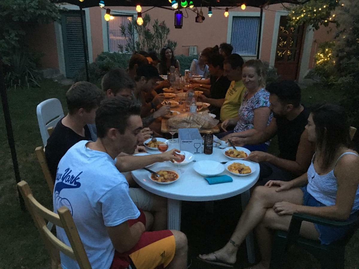 Budapest Garden Hostel Luaran gambar